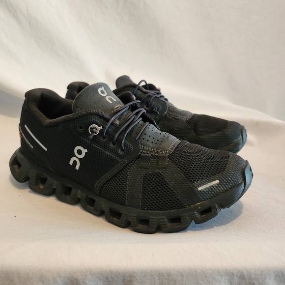 On Cloud 5  Women’s Running Shoe Sz 6.5 - Picture 3 of 16